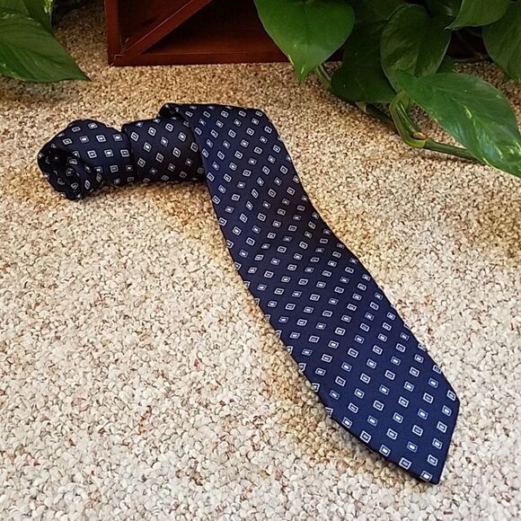 🤸♂️3 For 12🤸♀️ 100% Silk Chaps Tie - Picture 1 of 4